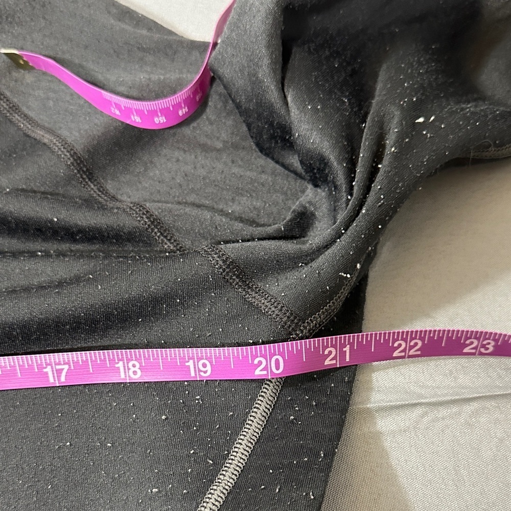 M. Under Armour Black Long Sleeve Men's Tee - Picture 4 of 5